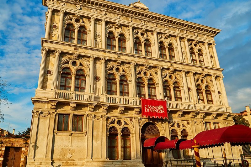 Esplora pistolo casino italy